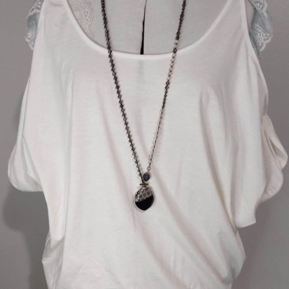 Medium Misslook Cold Shoulder with Key Hole Back White No Stains C4009